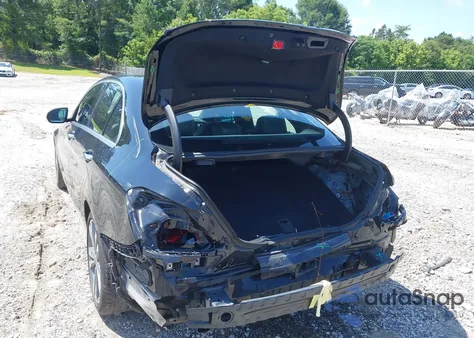 2018 Mercedes-Benz C 300 z USA, uszkodzony, nr VIN 55SWF4JB3JU279848